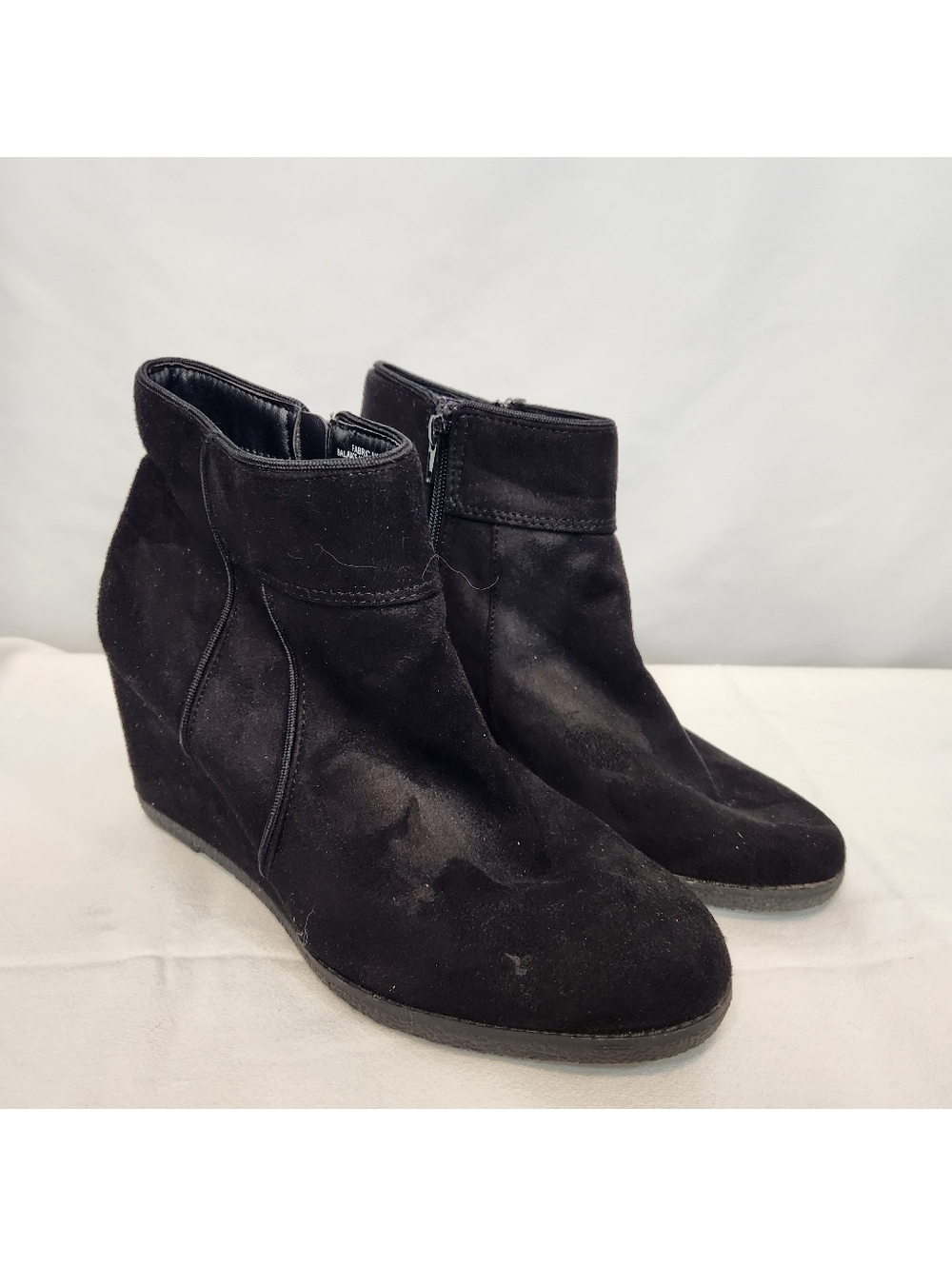Canyon River Blues black suede ankle boots size 10